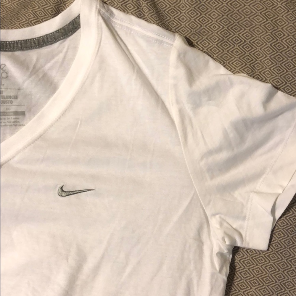Nike V-neck - White